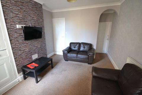 3 bedroom terraced house to rent, Grasmere Street, Leicester