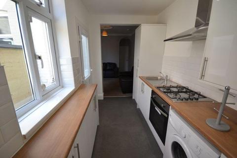 3 bedroom terraced house to rent, Grasmere Street, Leicester