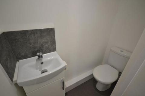 3 bedroom terraced house to rent, Grasmere Street, Leicester