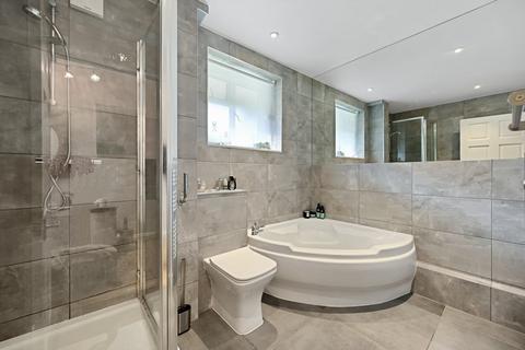 1 bedroom ground floor flat for sale, Esmond Road, Chiswick, London, W4
