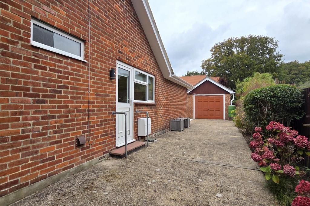 Side/garage