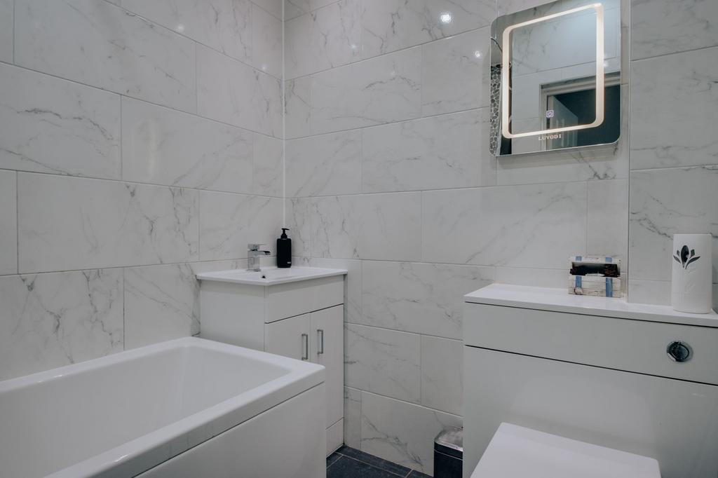Ground floor family bathroom
