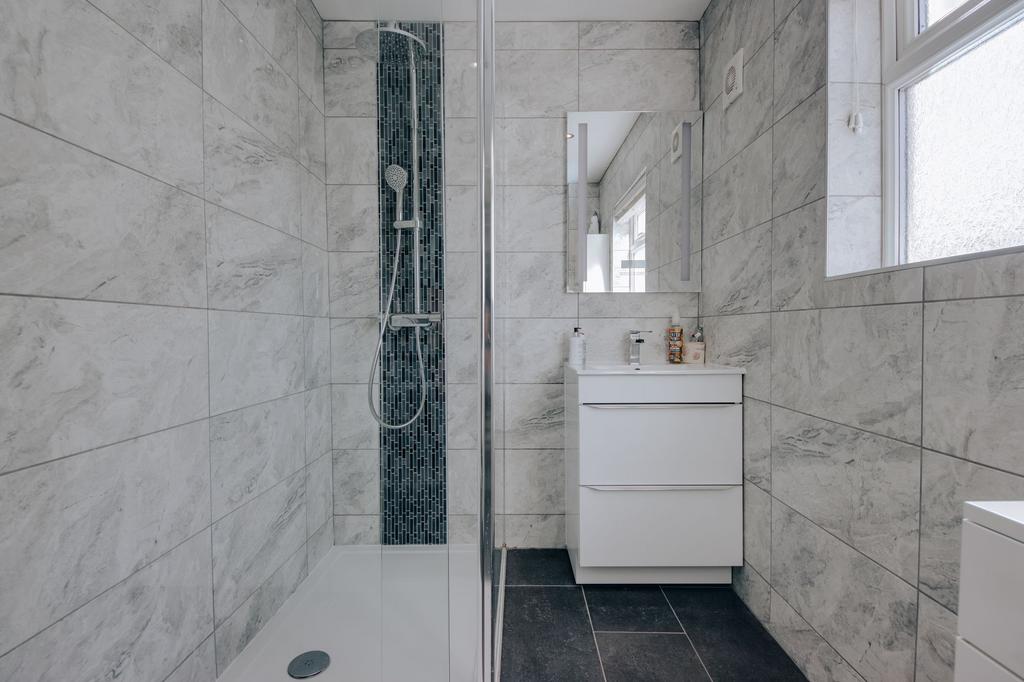 First floor family bathroom