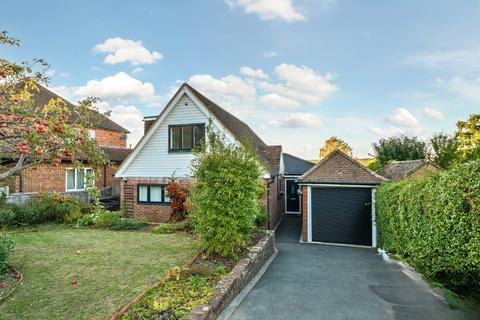 4 bedroom detached house for sale, Hillary Road, Farnham, Surrey, GU9