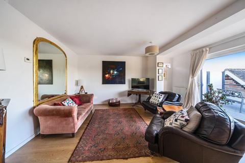 4 bedroom detached house for sale, Hillary Road, Farnham, Surrey, GU9