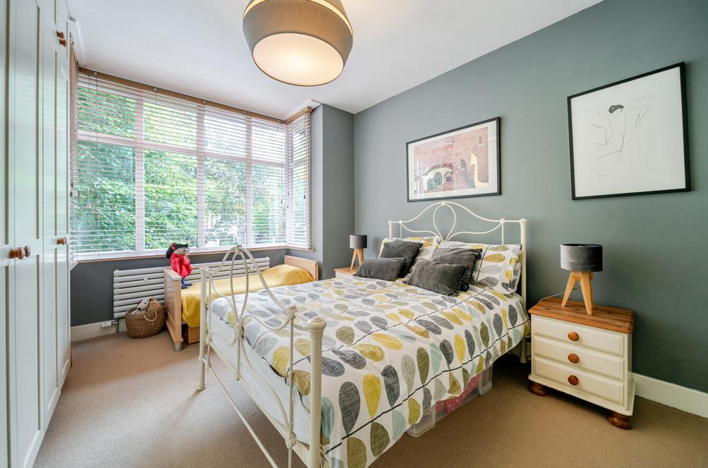 1362101-5-68de645...