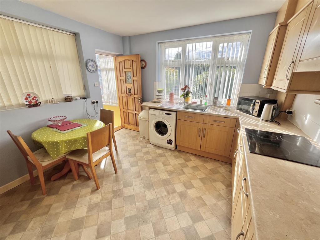 Breakfast Kitchen 2