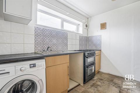 undefined, Limes Avenue, Chigwell