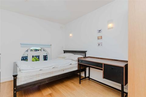 undefined, Cadogan Road, Woolwich SE18