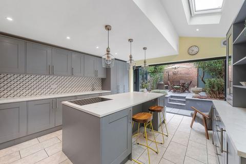 3 bedroom terraced house for sale, Nursery Road, London SW9