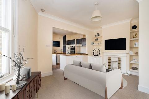 3 bedroom flat for sale, Aboyne Road, London SW17