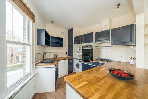 3 bedroom flat for sale, Aboyne Road, London SW17