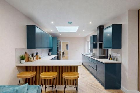 5 bedroom house to rent, 9 Alton Road, B29 7DU