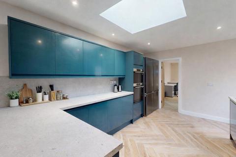 5 bedroom house to rent, 9 Alton Road, B29 7DU