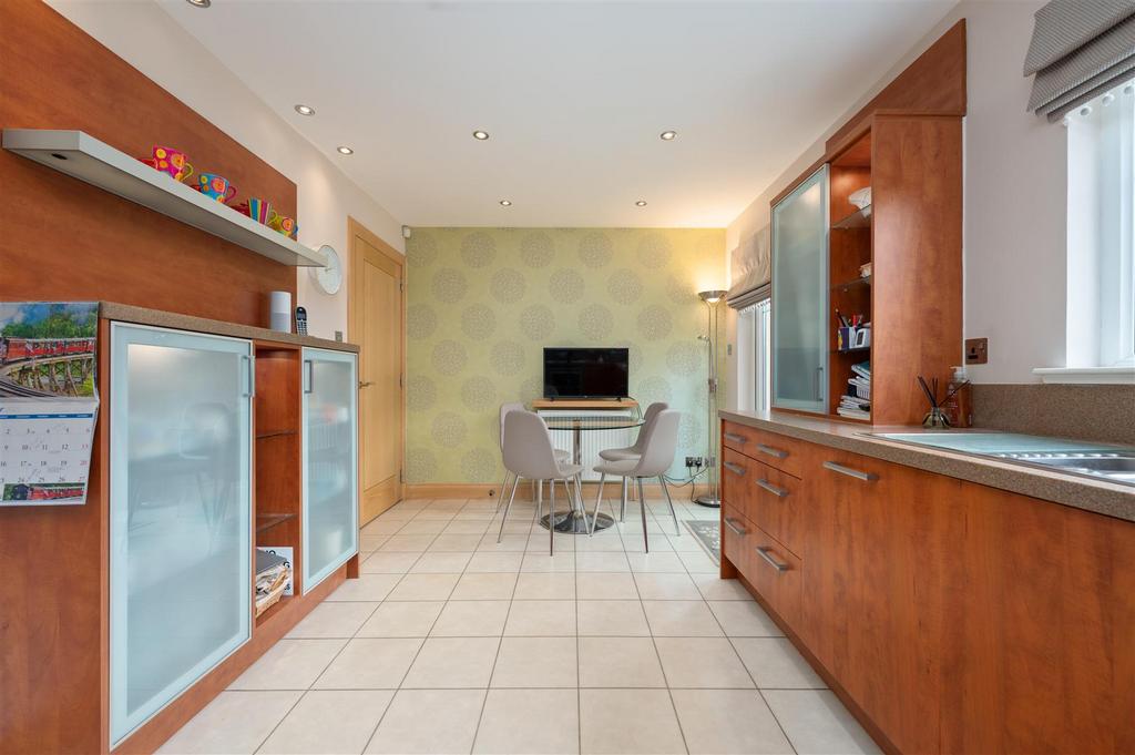 40 Manor Gardens021.JPG