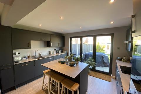 4 Abingdon Place, Potters Bar, EN6 1TF