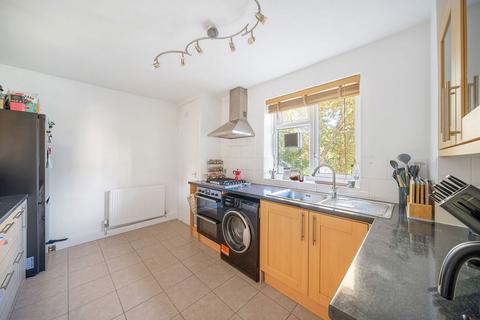 2 bedroom flat for sale, Glen Albyn Road, London SW19