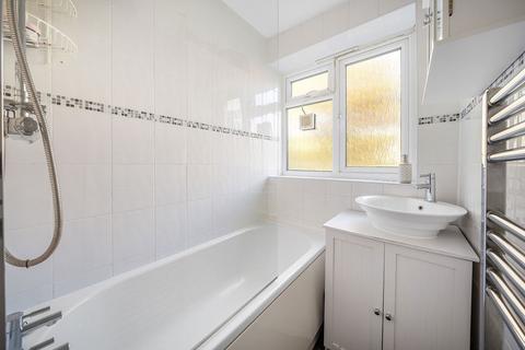 2 bedroom flat for sale, Glen Albyn Road, London SW19