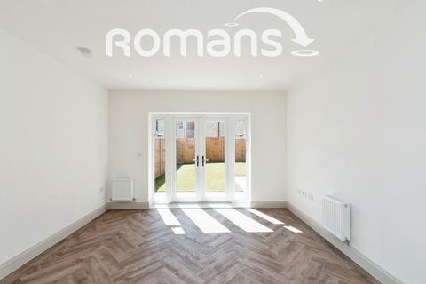 3 bedroom semi-detached house to rent, Spindle Avenue, Fleet, GU51