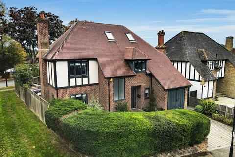 1 Glebe Hyrst, South Croydon, CR2 9JG