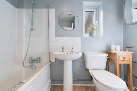 2 Rosaville Road, London, SW6 7BL
