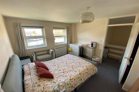 19 Broadlands, Thundersley, Benfleet, SS7 3BD