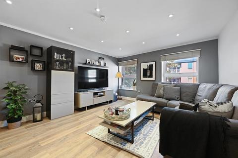 2 bedroom apartment for sale, Dovecot Road, High Wycombe, HP13