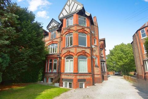 2 bedroom flat for sale, Lapwing Lane, Didsbury, Manchester, M20