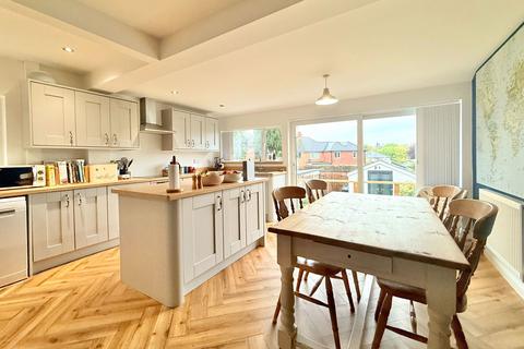 3 bedroom semi-detached house for sale, Stroud Road, Shirley