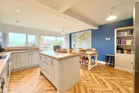 3 bedroom semi-detached house for sale, Stroud Road, Shirley