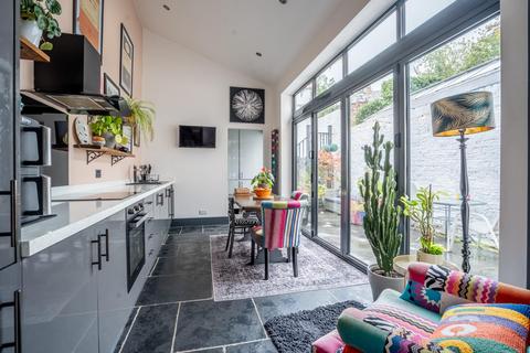 4 bedroom terraced house for sale, Holgate Road, York
