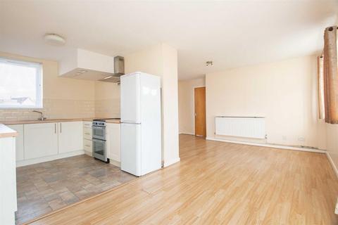 3 bedroom semi-detached house to rent, Bates Close, Willen