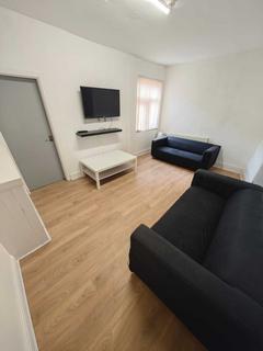 5 bedroom terraced house to rent, Leeds LS6