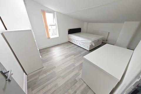 5 bedroom terraced house to rent, Leeds LS6