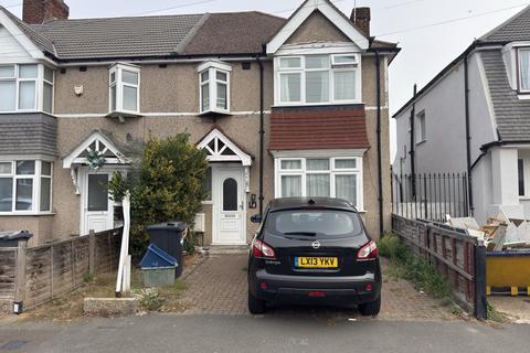 undefined, Maswell Park Crescent, Hounslow, Greater London, TW3