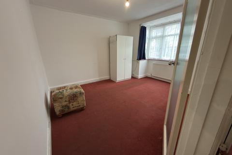 undefined, Maswell Park Crescent, Hounslow, Greater London, TW3