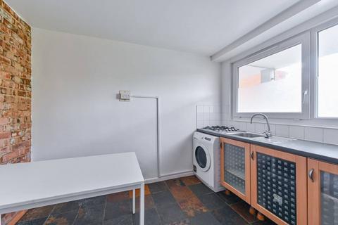 3 bedroom flat to rent, Surrey Lane, Battersea, London, SW11