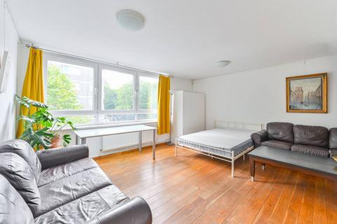 3 bedroom flat to rent, Surrey Lane, Battersea, London, SW11