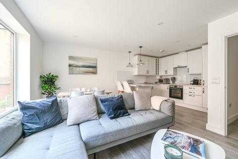 Drapers Court, Battersea Park, London, SW11