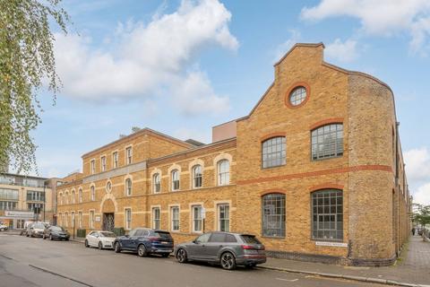 2 bedroom flat for sale, Yvon House, Battersea Park, London, SW11