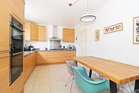 49 Greenways, Beckenham, BR3 3NQ