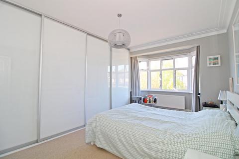 49 Greenways, Beckenham, BR3 3NQ