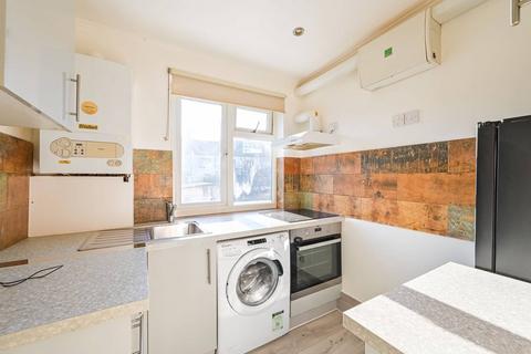 2 bedroom flat for sale, The Avenue, Tottenham, London, N17