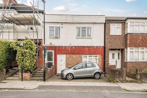 2 bedroom flat for sale, The Avenue, Tottenham, London, N17
