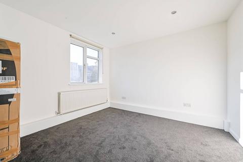 2 bedroom flat for sale, The Avenue, Tottenham, London, N17