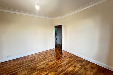 3 bedroom semi-detached house to rent, Dorchester Avenue, Harrow HA2