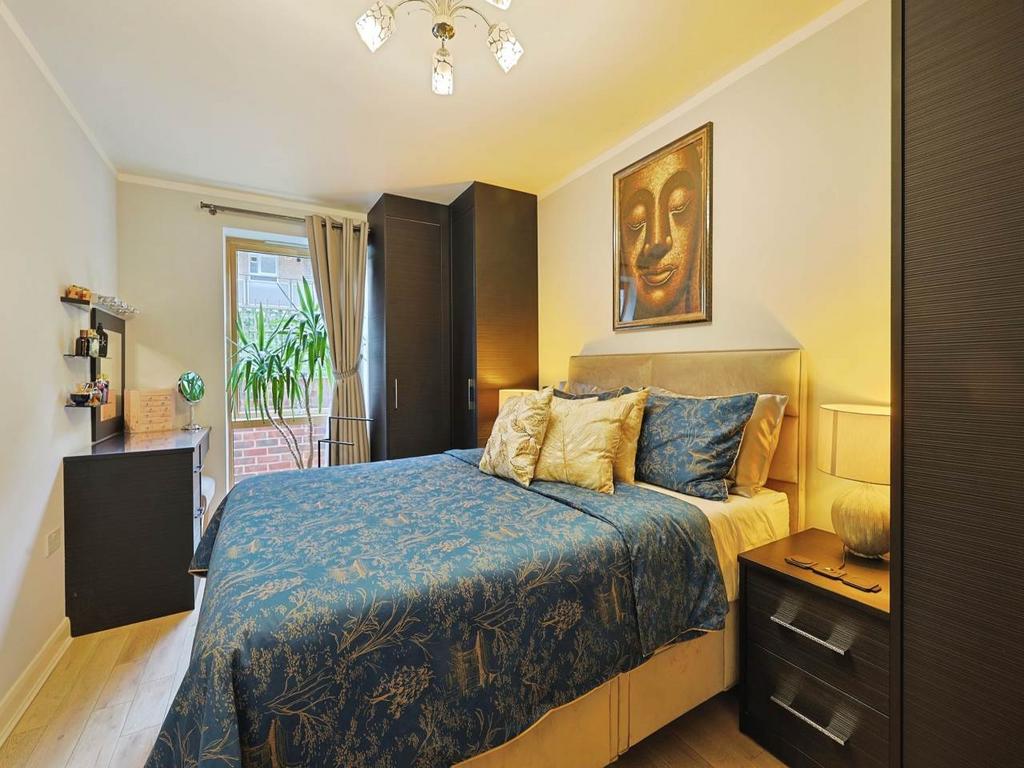 Bedroom 1 (1)