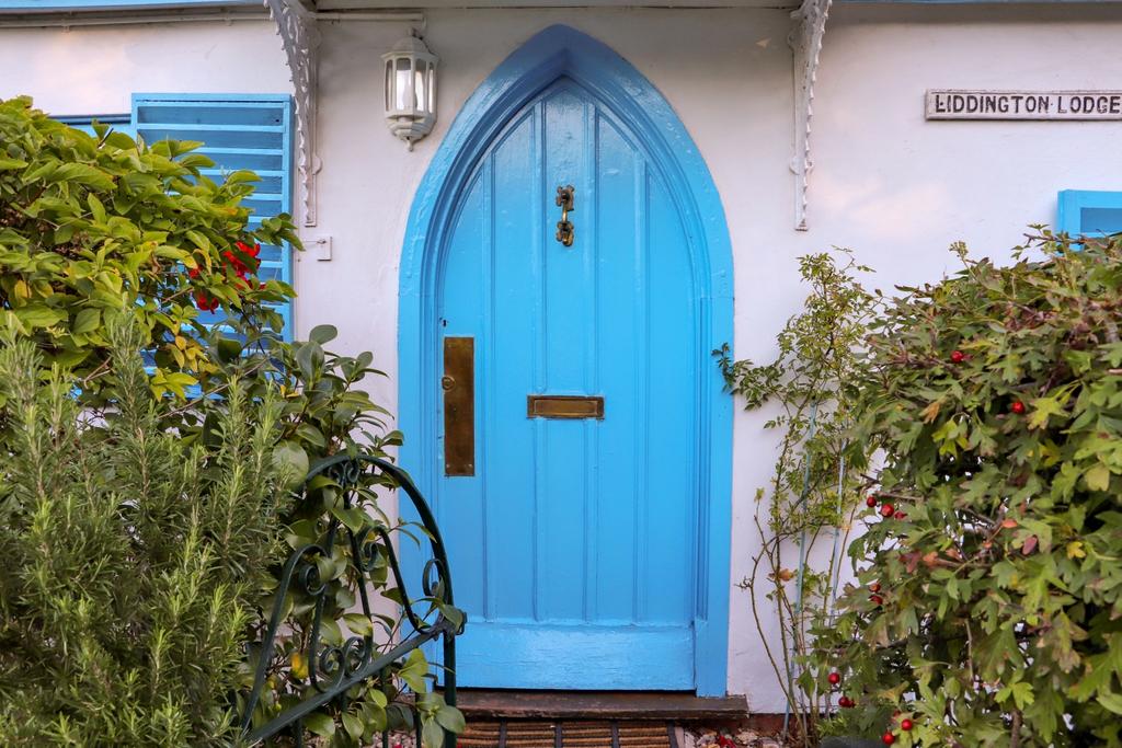 Front door to Liddington Lodge