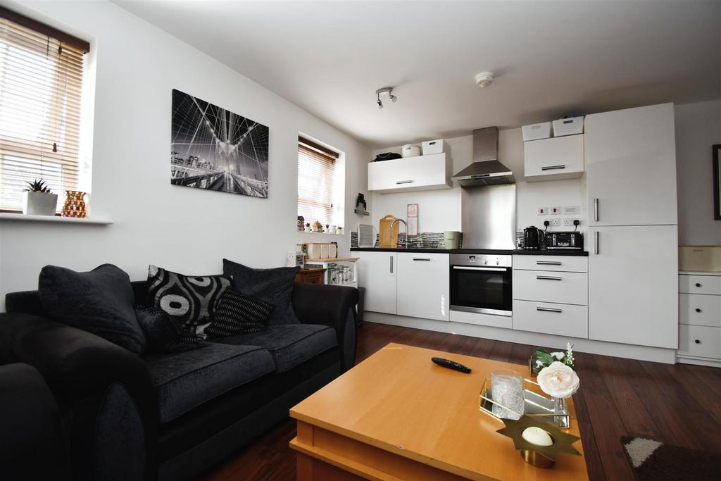Lounge / Kitchen