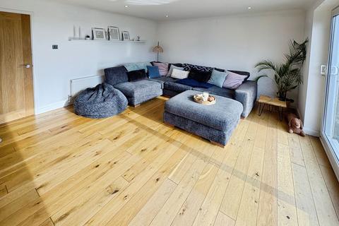 undefined, Hilltop Close, Port Talbot SA12